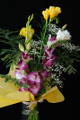 vázaná kytice frézií s orchideí II