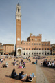 Siena-náměstí Piazza del Campo,Palazzo Pubblico a Torre del Mangia II