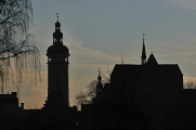 silueta Černé věže a dominikánského kláštera