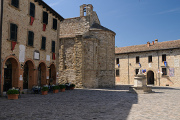 San Leo - Piazza Dante Alighieri - La Pieve a Palazzo Mediceo
