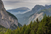 pohled od Col dei Baldi do údolí Alleghe