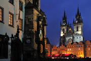 Praha,Staroměstský orloj a Týnský chrám